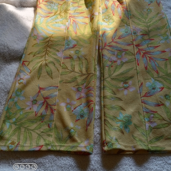 Belted Floral Flow Leg Yellow Pants - Picture 11 of 15